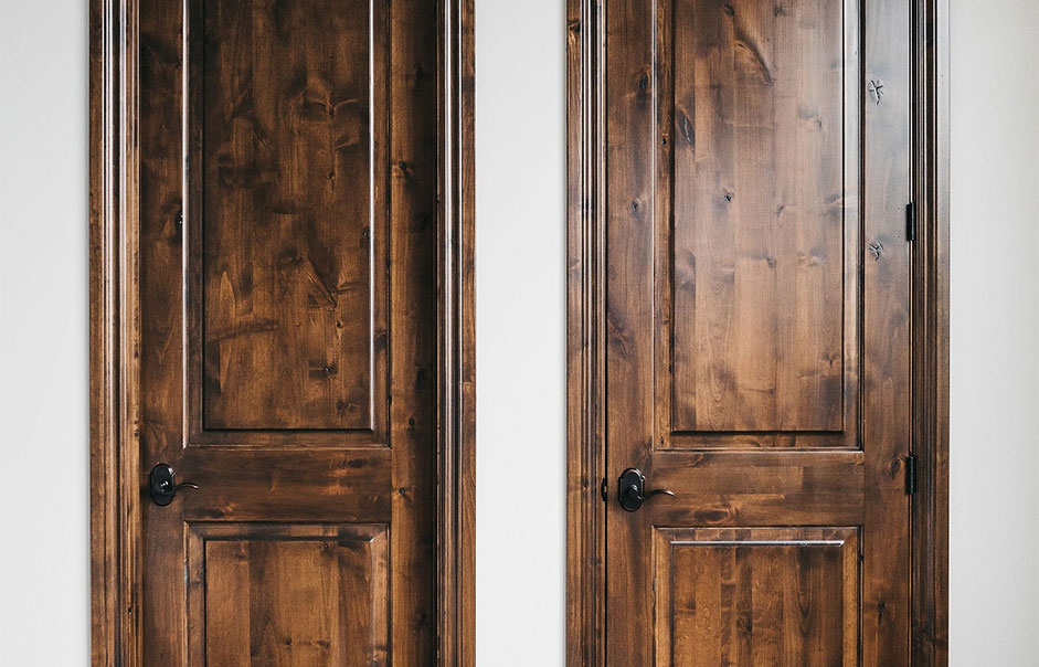 Moehl Millwork supplies Woodgrain Doors for all interior and exterior door projects.